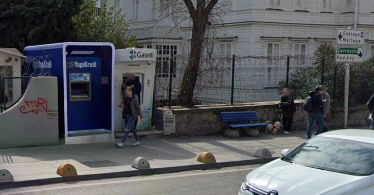 Kadıköy, İstanbul Yapı Kredi ve Garanti BBVA atm lokasyonu çalışması